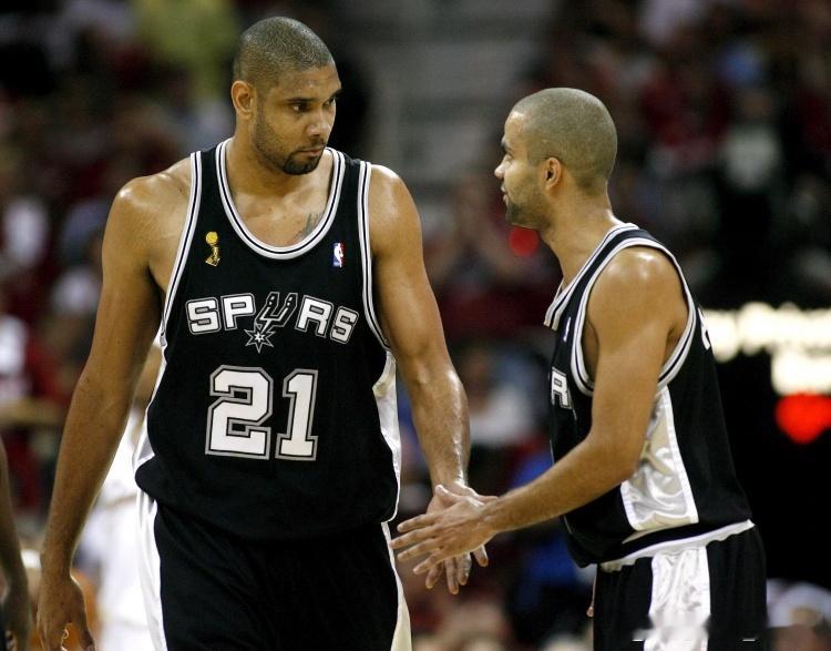 布伦森以4年1.565亿美元的合同提前续约尼克斯，这意味着他在这份合同中少拿了1