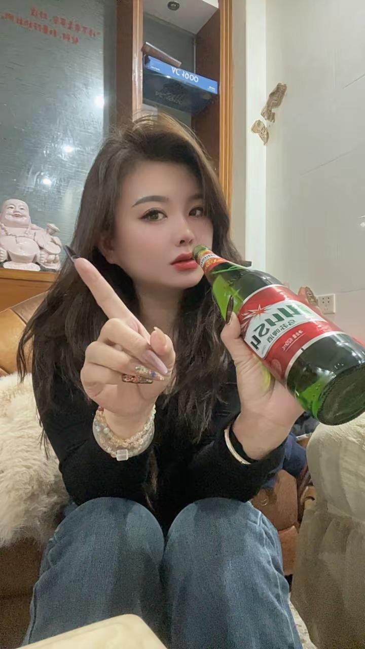 我爱微醺的自己，勇敢，真实，又乱七八糟