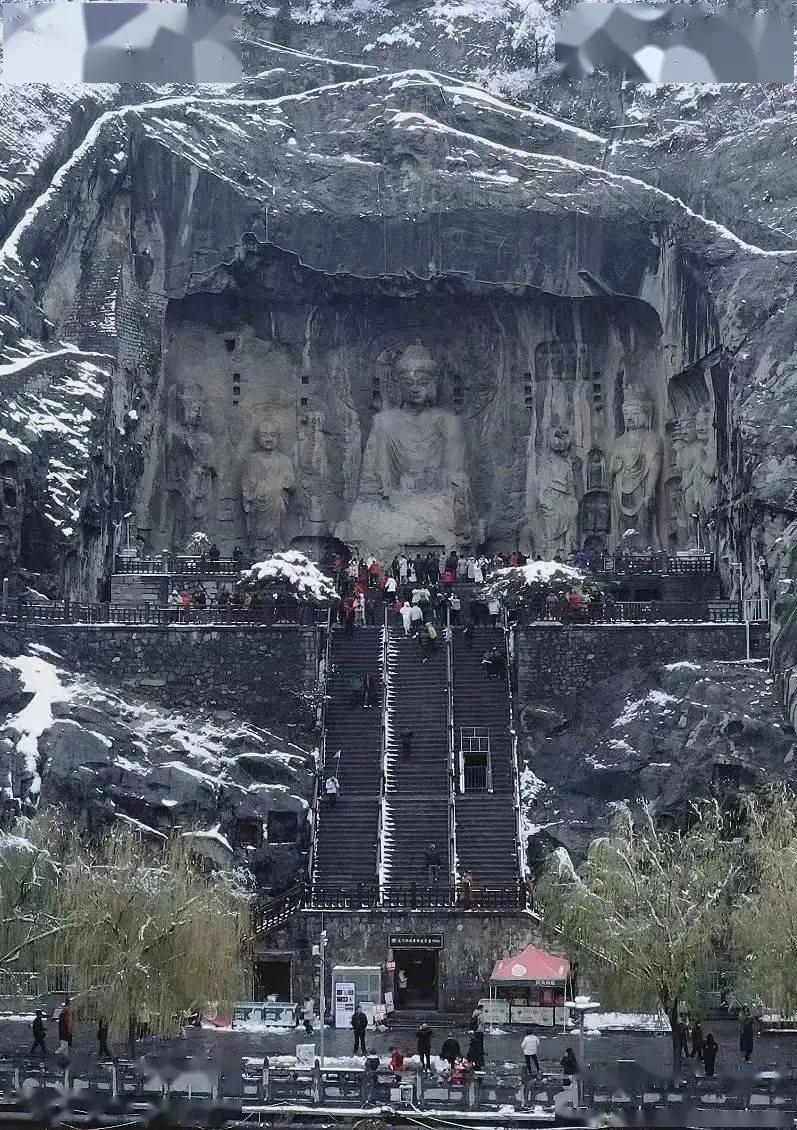 防滑确实非常重要，尤其在冬季，不过话说雪后的龙门石窟别有韵味，只是雪天山路湿滑，