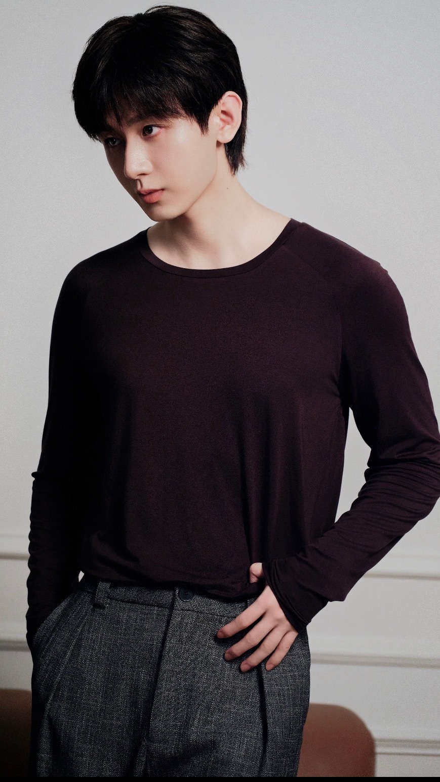 成毅这个眼神，完全谢淮安！谁说我对谢淮安大人不敢有想法的，此刻简直有太多的想法了