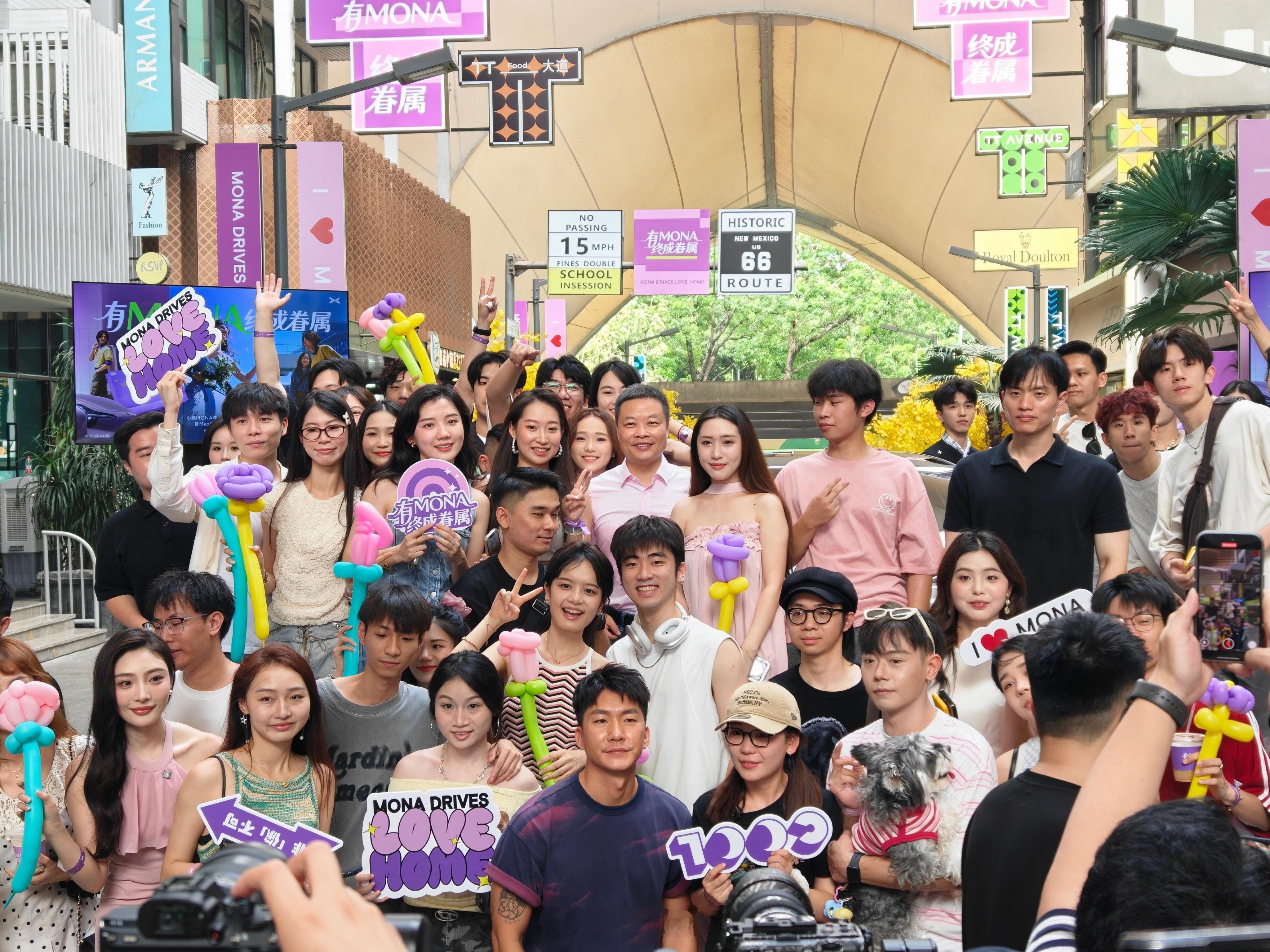 事实证明，买小鹏mona的女车主还是美女居多吧！小鹏MONA高阶智能辅助驾驶来了