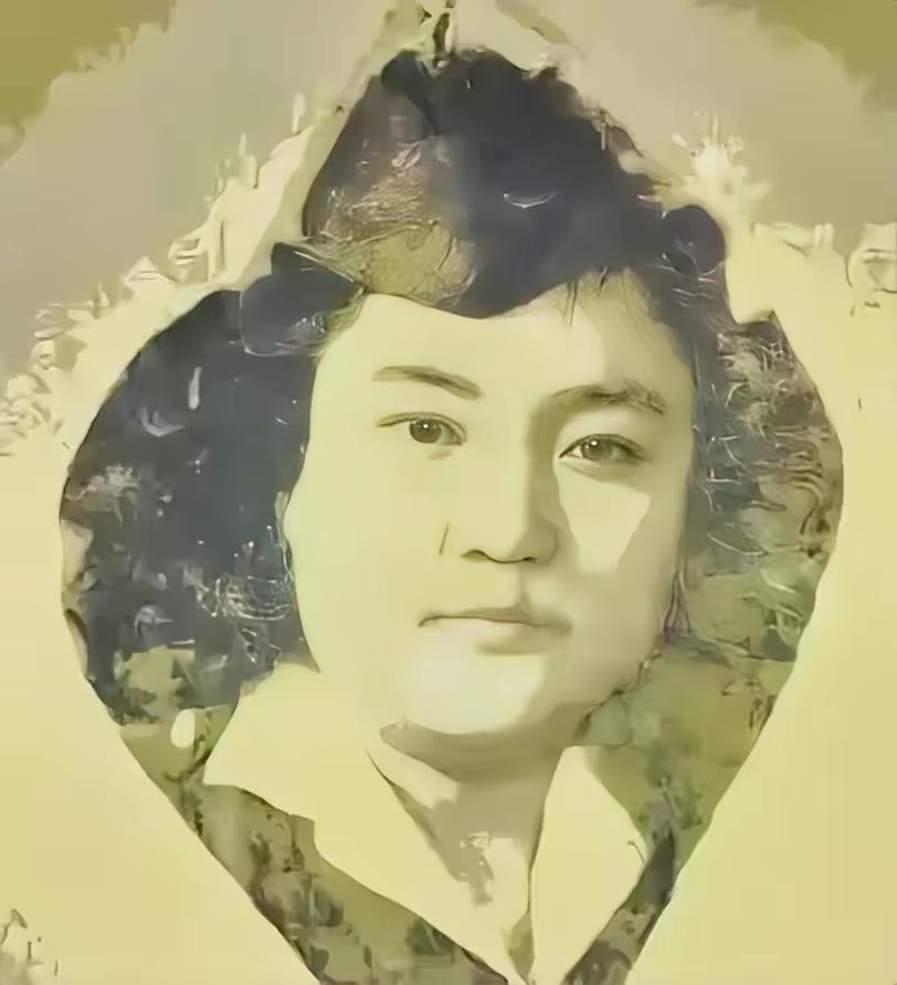 1940年，军统女特工王宝云被绑在老虎凳上，已经加到第三块砖，她疼得大汗淋漓。日