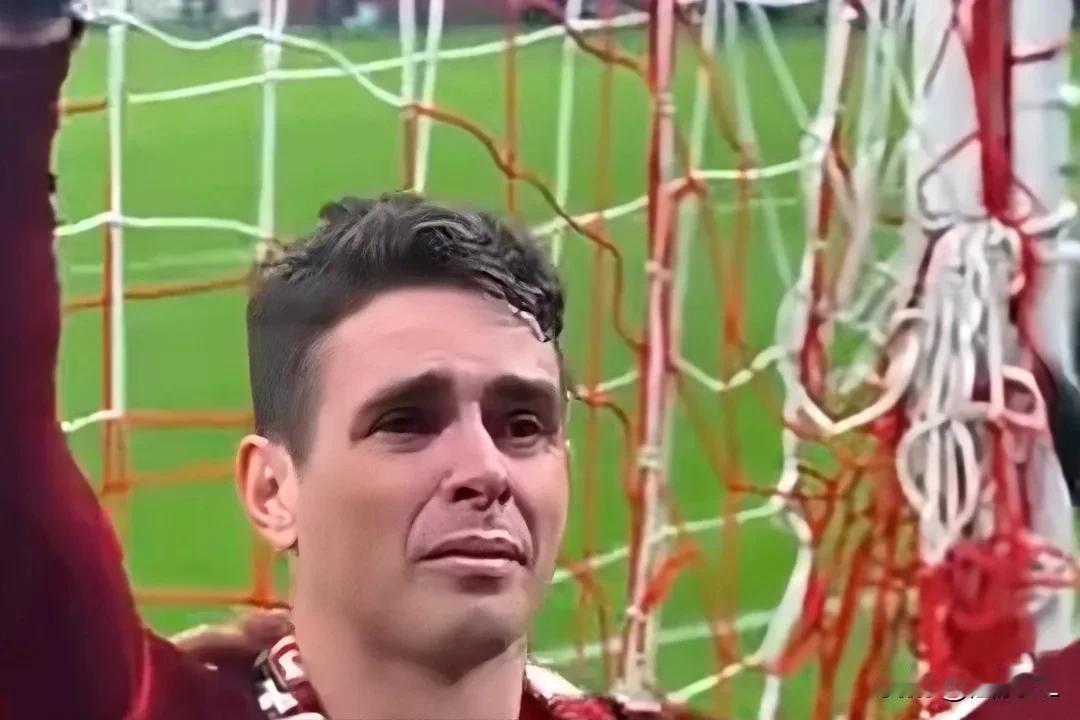 大丰收，16亿人民币！每天约55万人民币！这么高吗？
  上海海港巴西外援奥斯卡