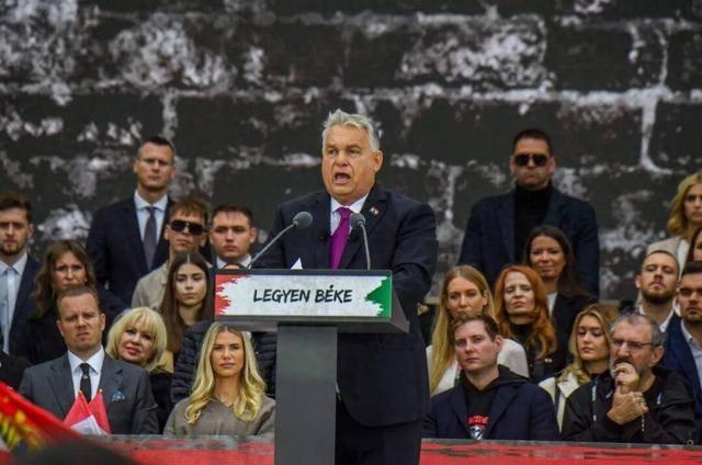 “不倒翁”悬了？
匈牙利政坛不倒翁，执政超过15年之久的欧尔班最近遇上了大麻烦。