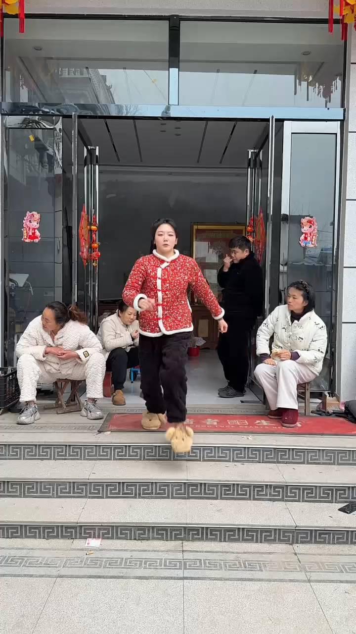 送你雪白的云朵，送你暖暖的春风，净送点子没用的。