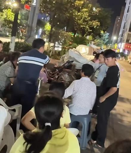贵州成年人吃孩子的霸王餐，我并不惊讶，因为坏人可以坏到突破底线的严重程度，在很多