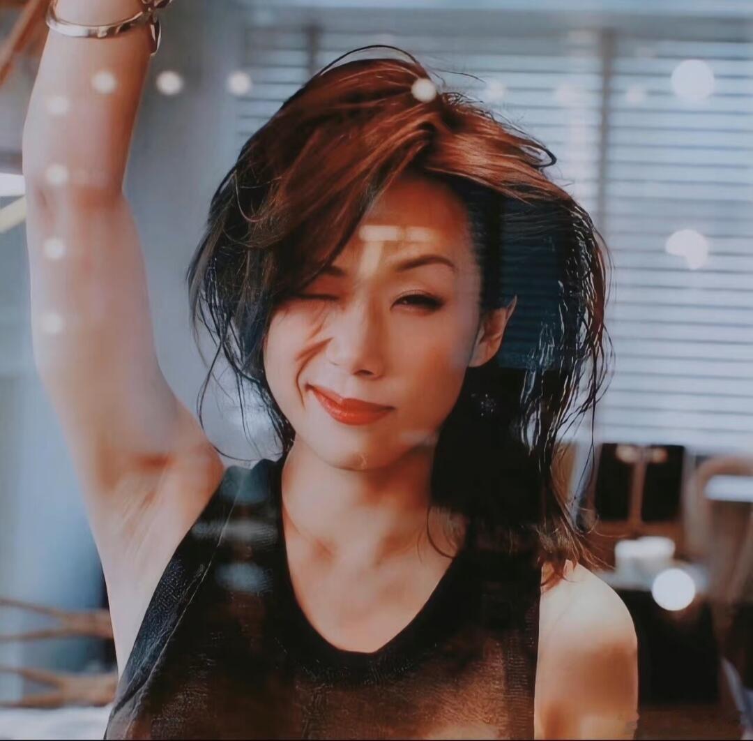 林忆莲巡演首站上海终于等到林忆莲巡演开启，首站落地上海，她的唱功真的没话说，好多