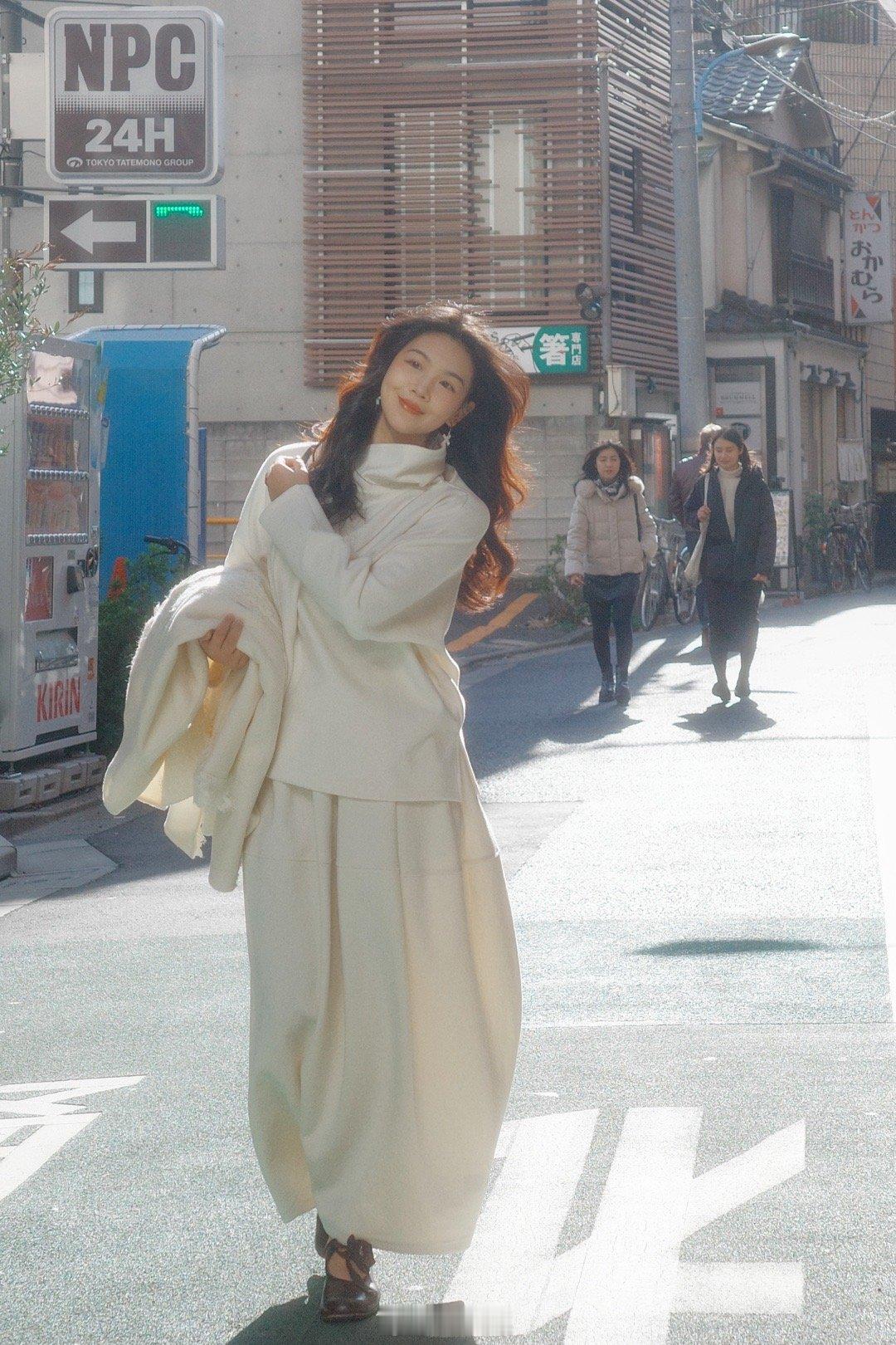 🤍All White🤍周末两天记得来📺玩！ 