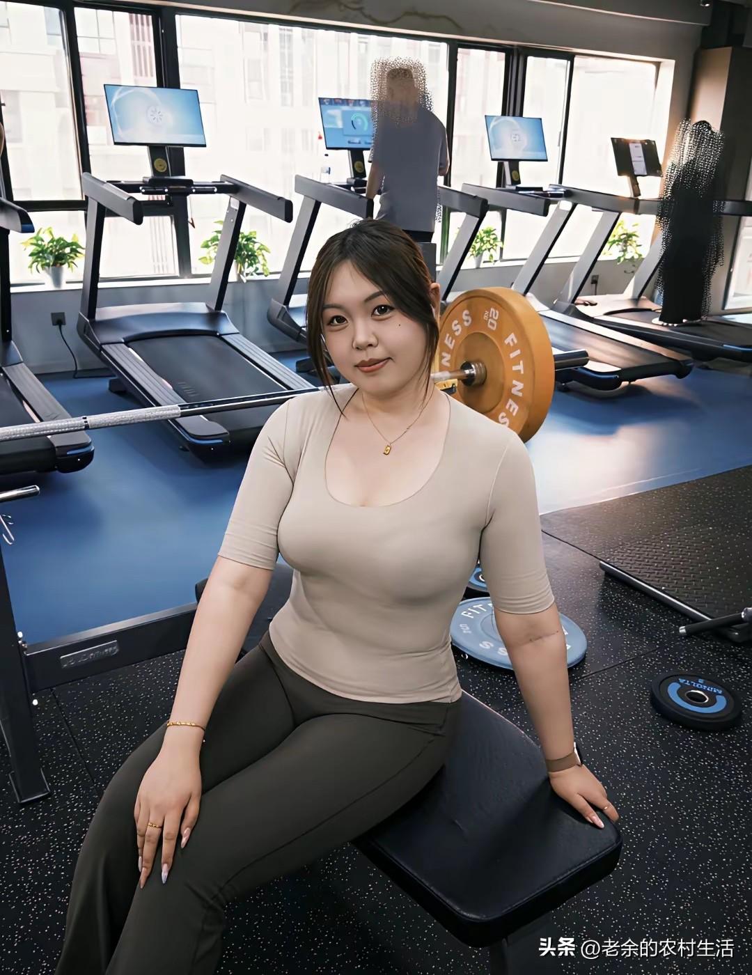 男人们记住了哈
凡是问你要高昂彩礼的女人
都是在故意为难你
都是故意刁难你
都是