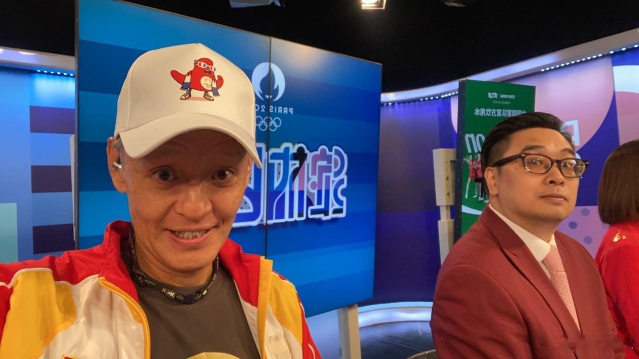 恭喜举重刘焕华 +102 公斤级别金牌。 ​​​