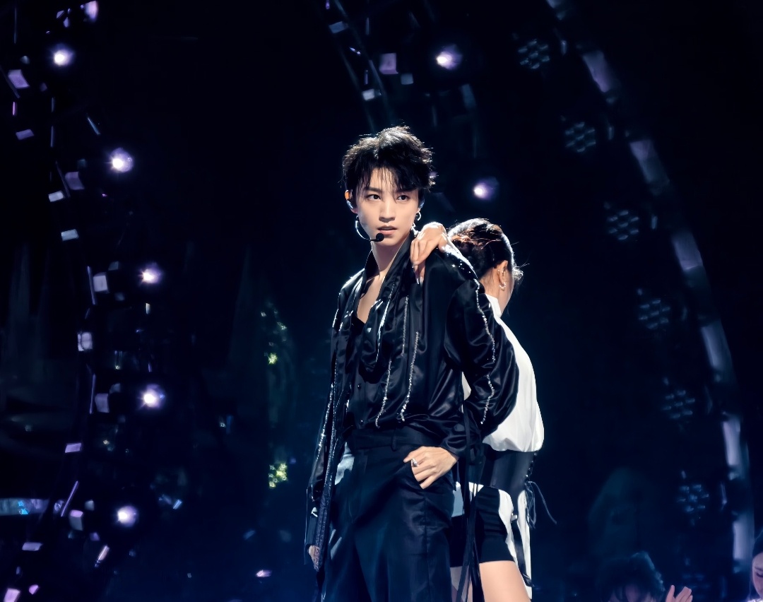 跨年就是跨完你的跨你的谁是2026跨年晚会天花板 诚邀所有人来欣赏王俊凯2026