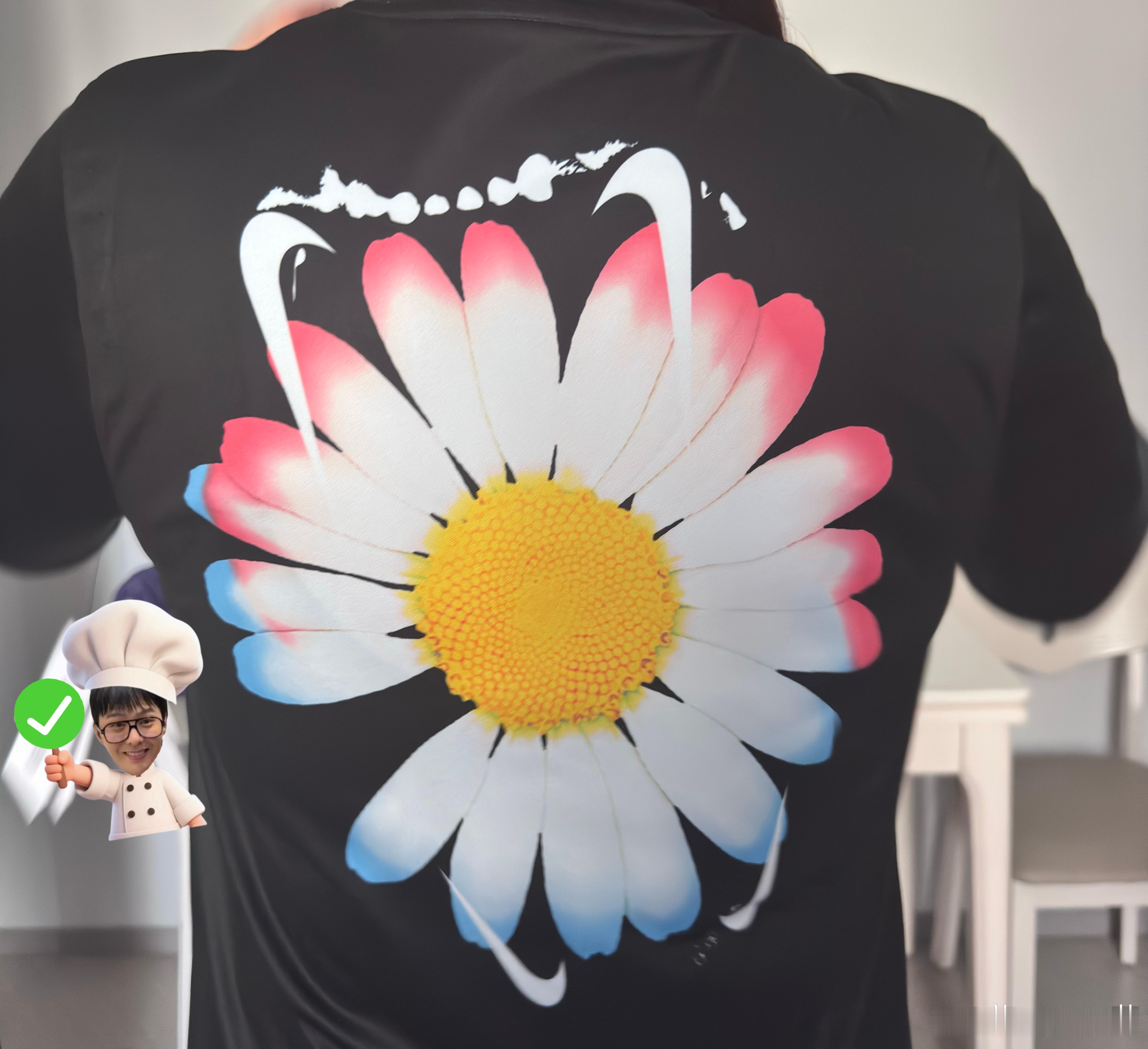 权志龙  很薄很轻不贴身但是材质吸身…..夏天穿一定很凉快 上海