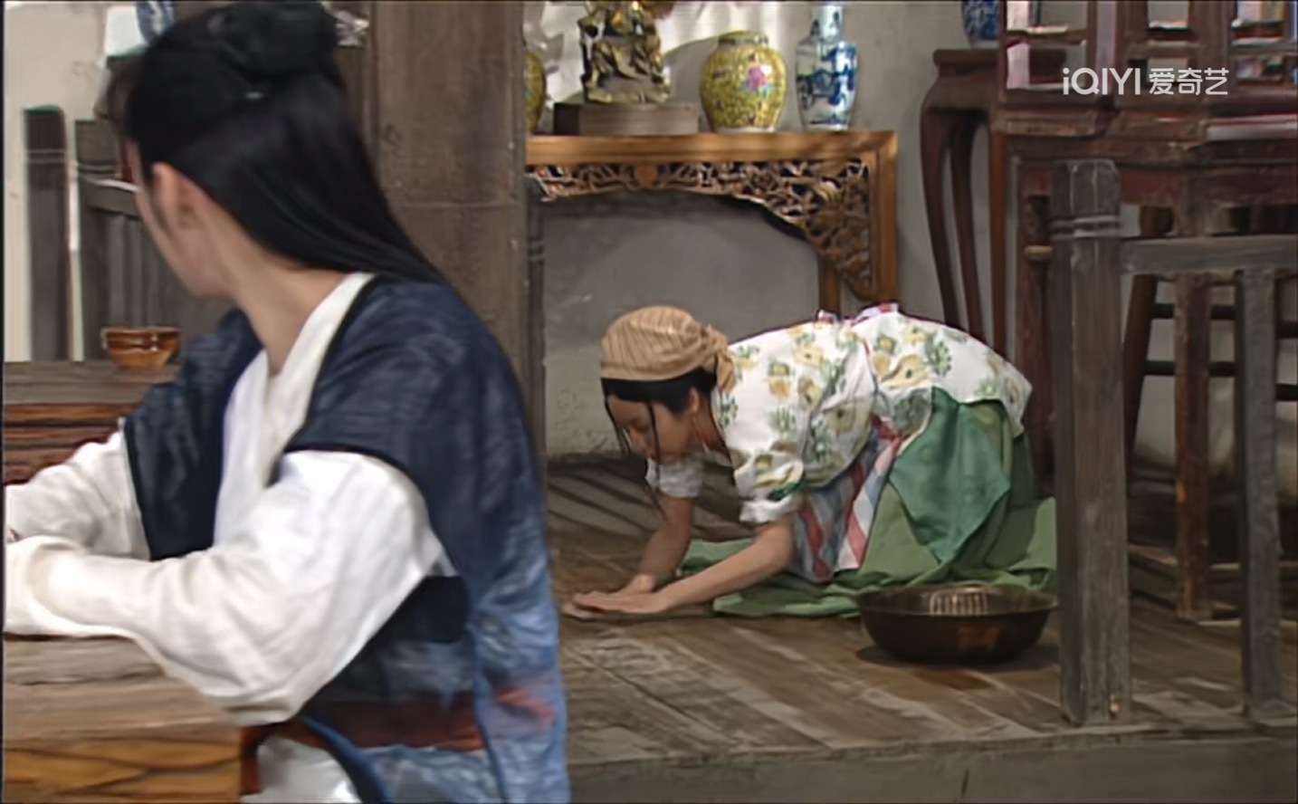 《我为湘玉存大钱》第141集白三娘知道你和展堂结过婚了后，就不打算带老白走了，但