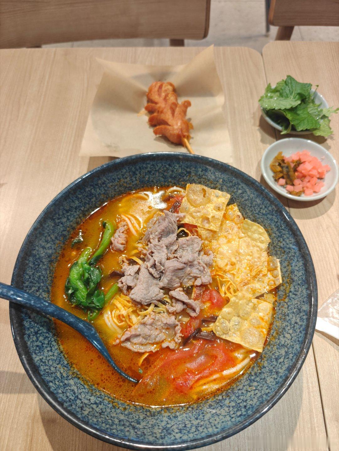 吃个牛肉米线随手拍美食好好吃饭
