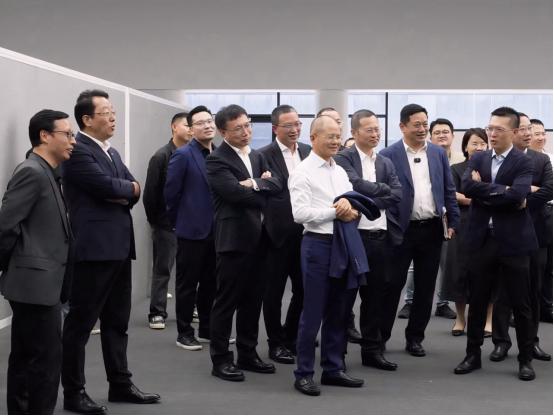 启境品牌选择在华为乾崑生态大会上完成首次发布，大会定于11月20日在广州举行。广