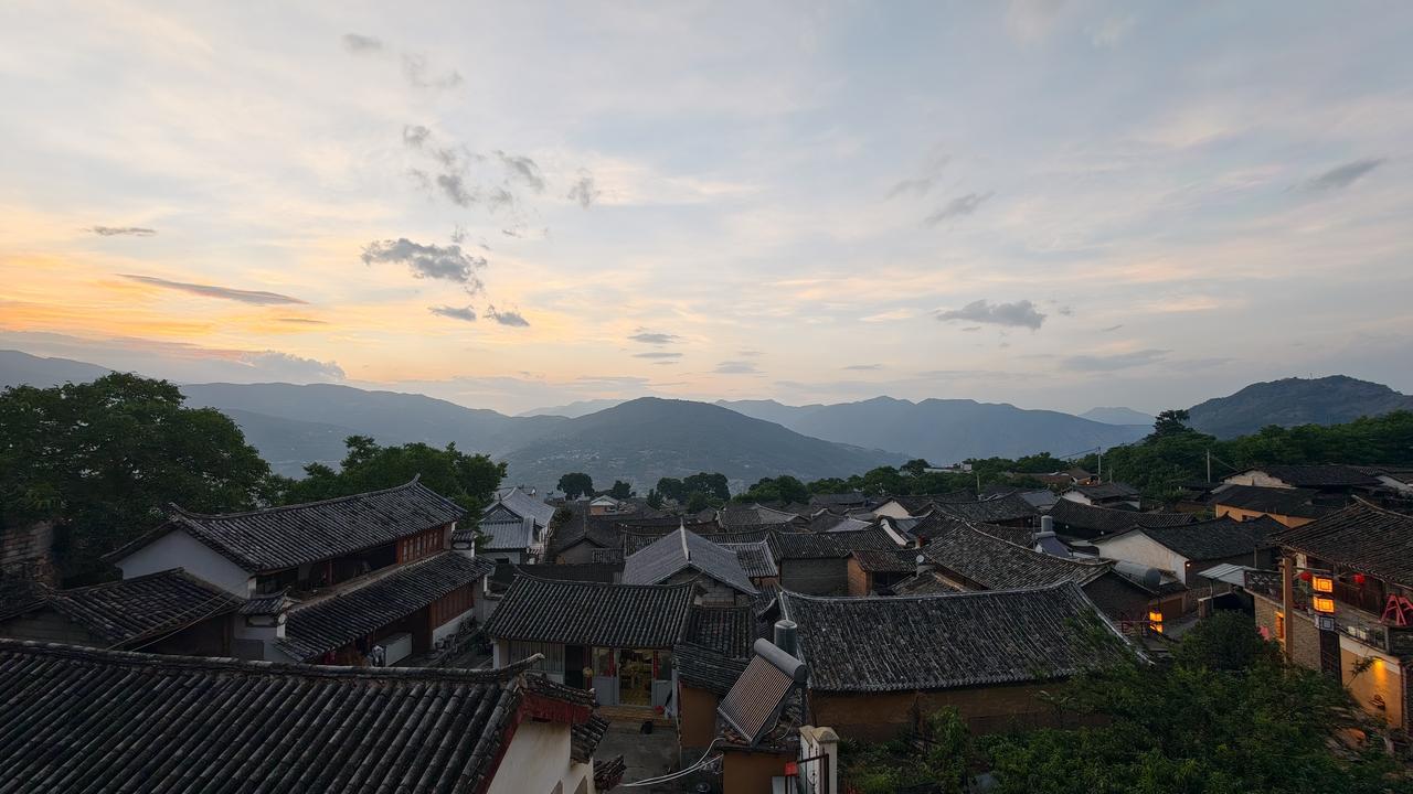鲁史古镇，微笑地褪去繁华
作为茶马古道的一座古镇，鲁史古镇在历史的长河中仿佛被遗