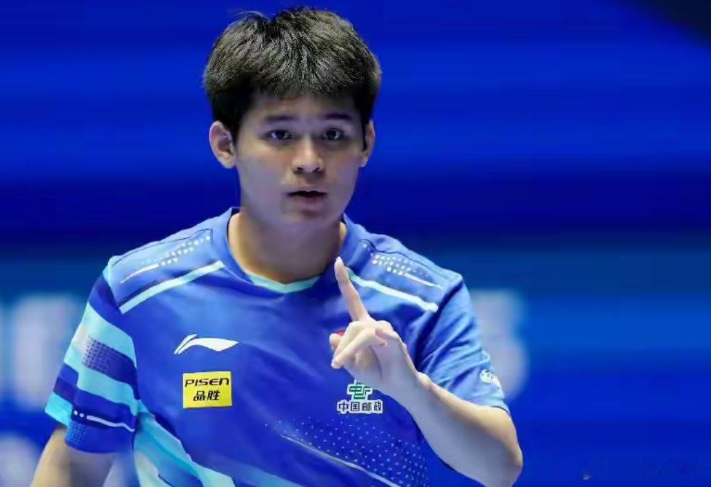 林诗栋五局鏖战3-2险胜希德仁科 绝境逆转晋级马斯喀特站男单八强林诗栋3比2希德