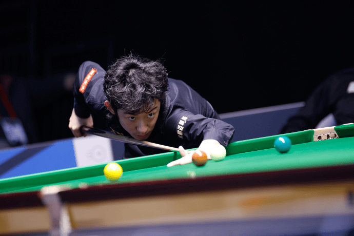 吴宜泽4-0速胜伯恩斯，晋级斯诺克苏格兰公开赛32强