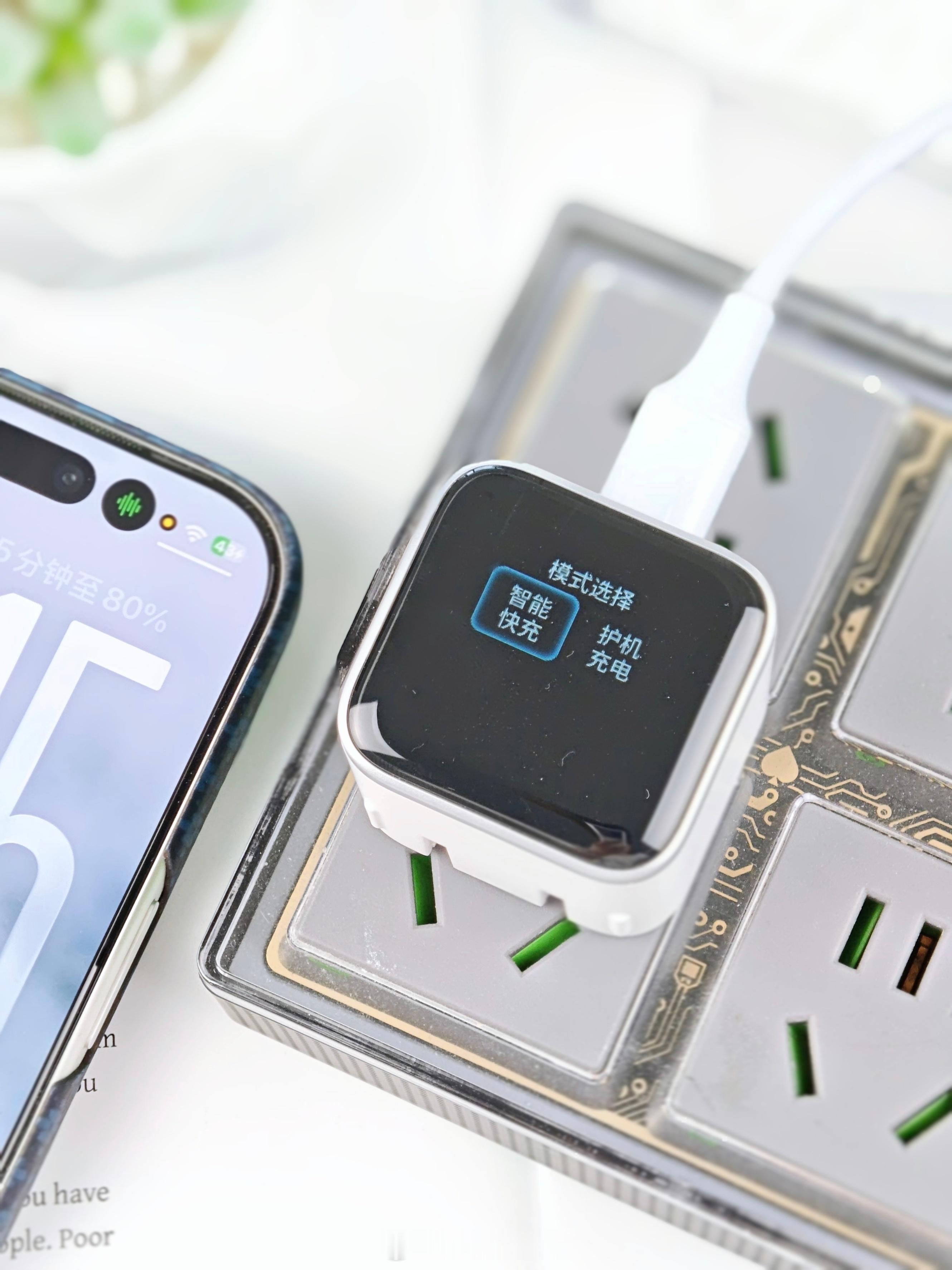 iPhone千万别这样充电了作为数码博主，我可以很负责任的告诉大家，充电时唯一要