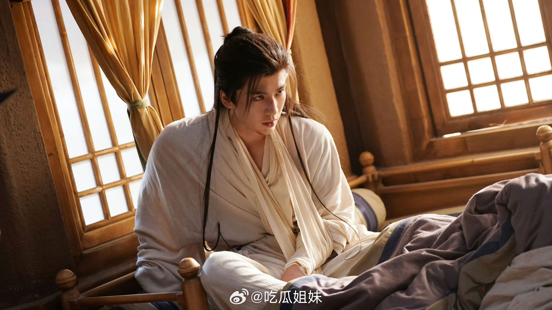 张凌赫粉丝催外卖员走快点 粉丝澄清好像是代拍吧？！与张凌赫无关，大家晚上来看逐玉