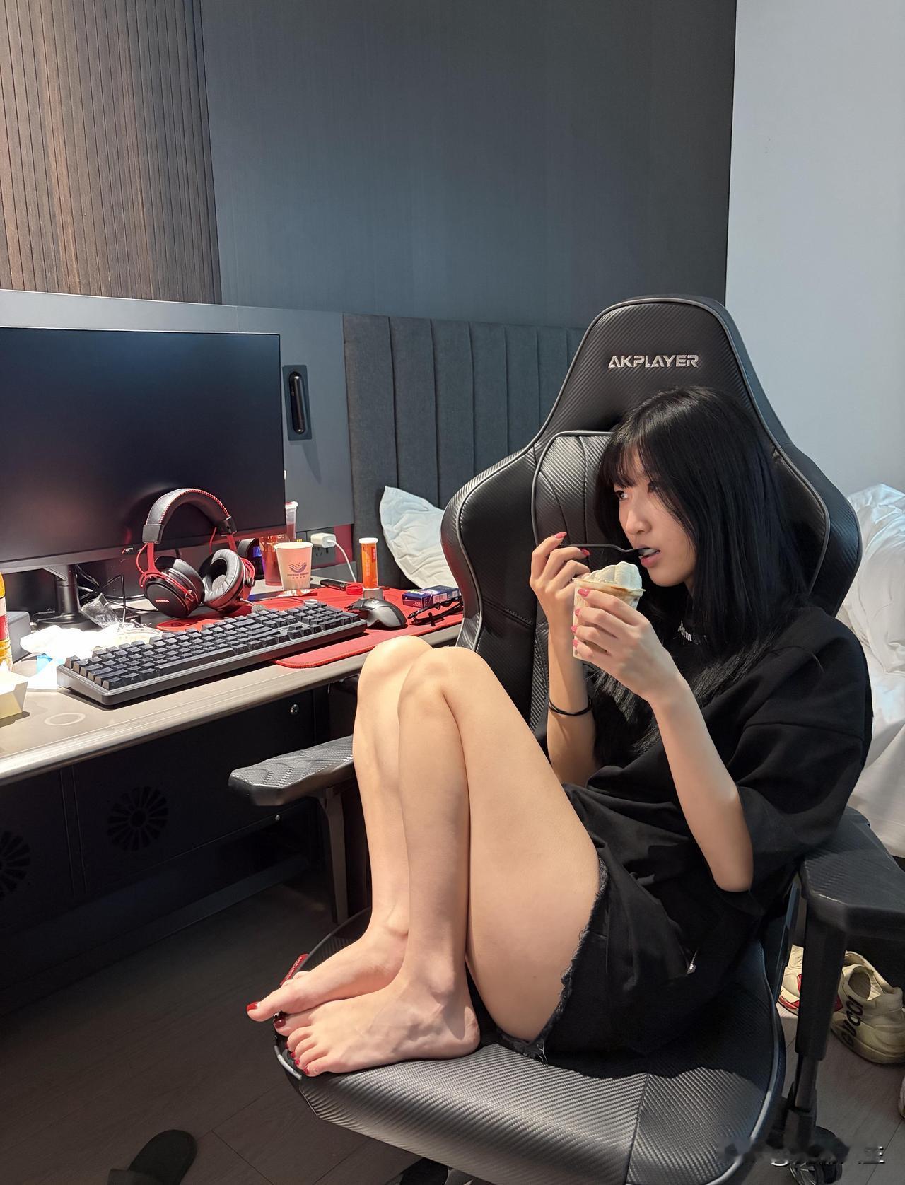 一个美丽的小村庄，环境优美，人人发达，快乐的小镇[/鼓掌][/鼓掌][/鼓掌]