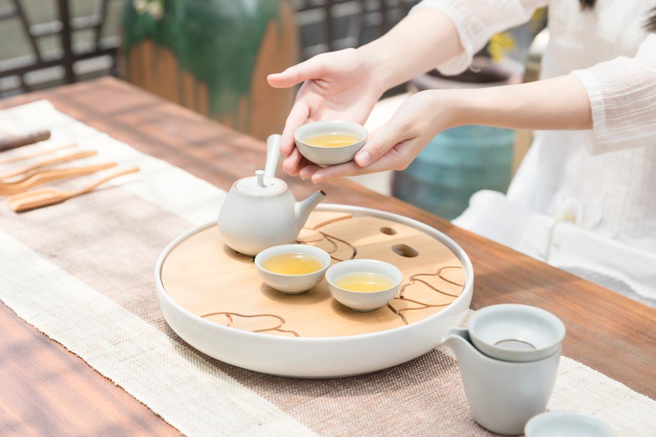 肾友们千万不要再乱喝茶了，可能越喝肾越伤！
很多肾友觉得喝茶养生，却不知道选不对