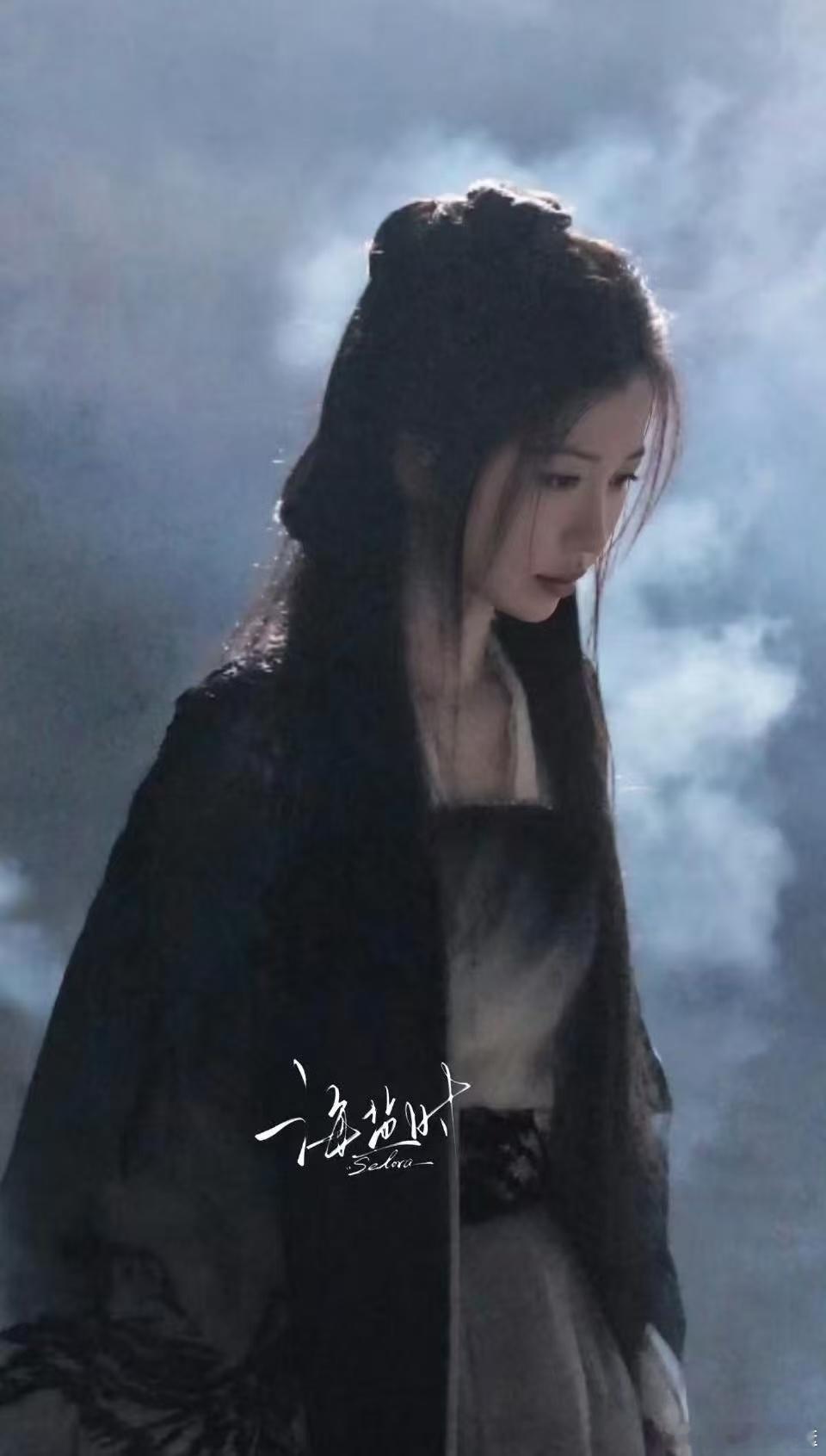 虞书欣云初清冷感 已经完全沦陷在这段镜头里了！清冷易碎又自带韧劲，奔跑起来特别有