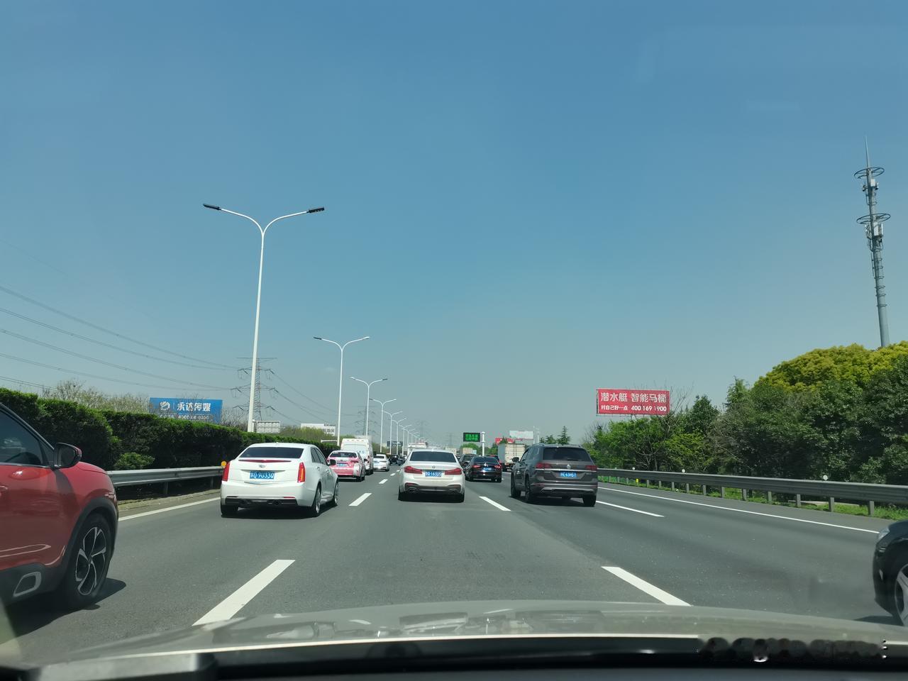 4月4日，清明假期第一天。跑了一趟免费的高速，总结一下高速路上的情况。一、高速上