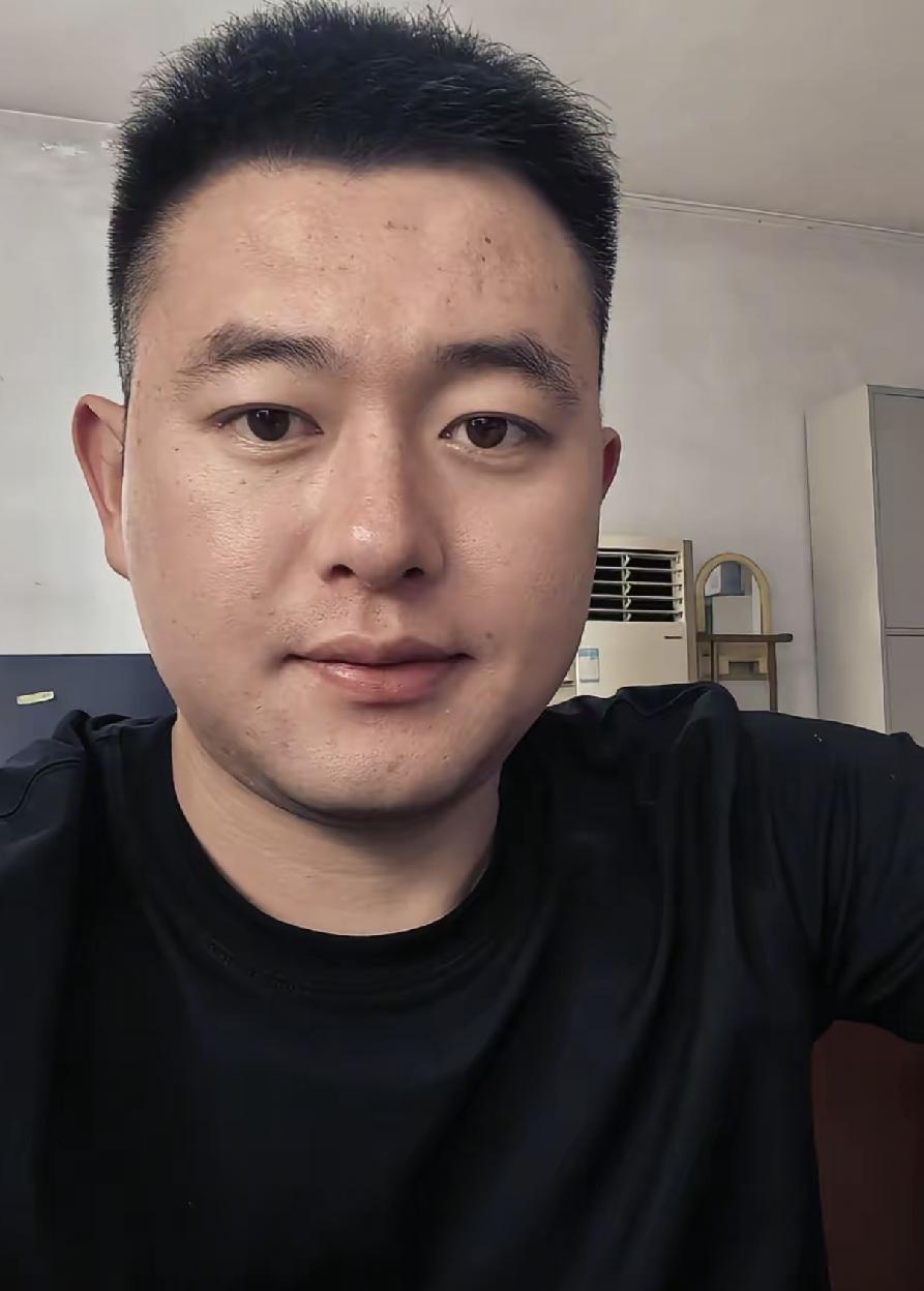 我承认我真的是落伍了，一点都跟不上形势，五十几岁的人了，没有房贷，没有车贷，没有