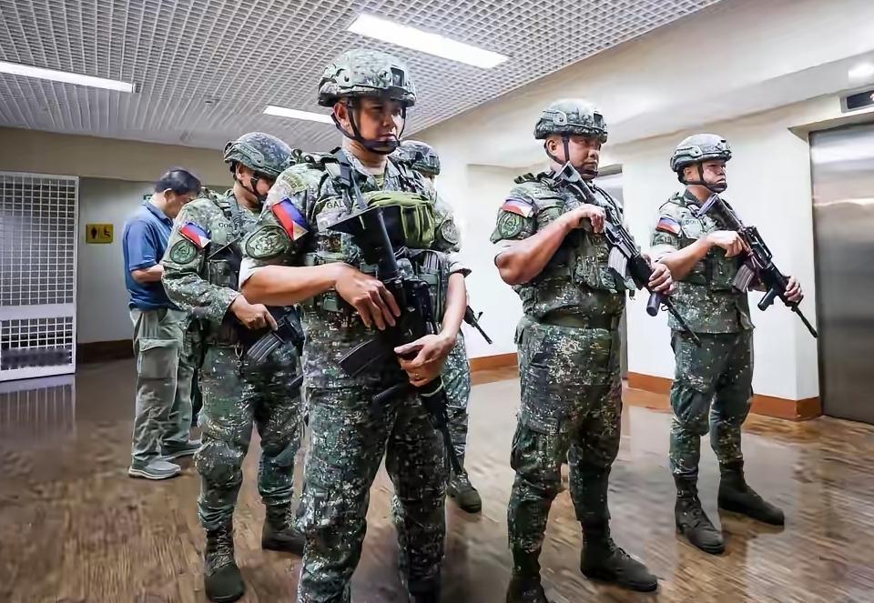 菲律宾政坛彻底乱套！
5月13日菲律宾参议院的枪声直接震碎了东南亚政坛的平静。9