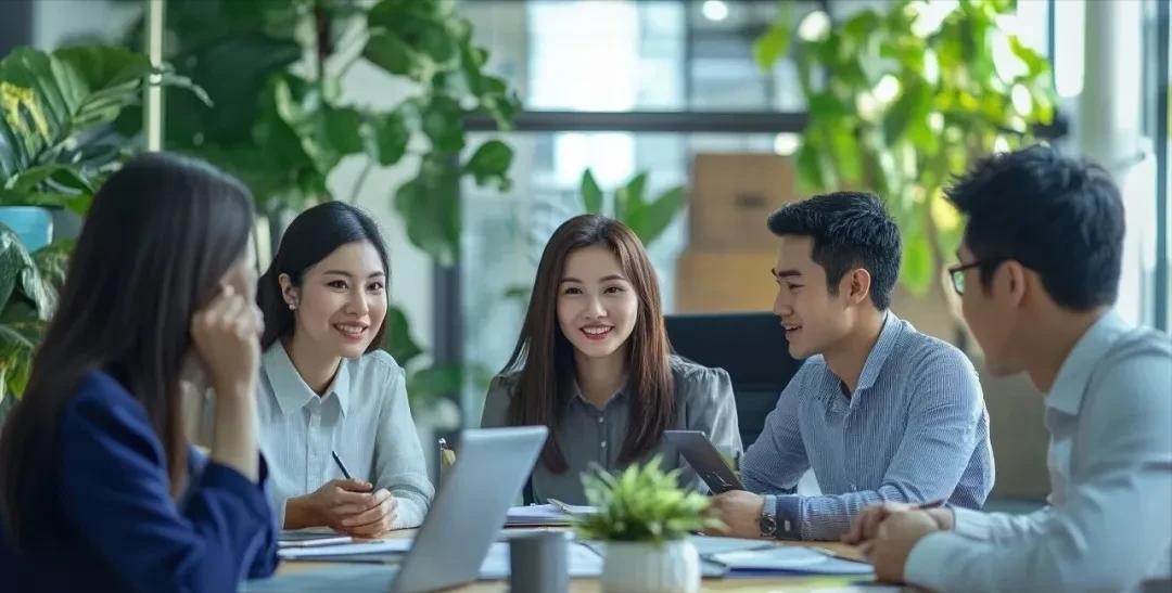 做IT软件销售，如何做好大客户关系？

客户关系的本质是什么？价值交换。
无论你