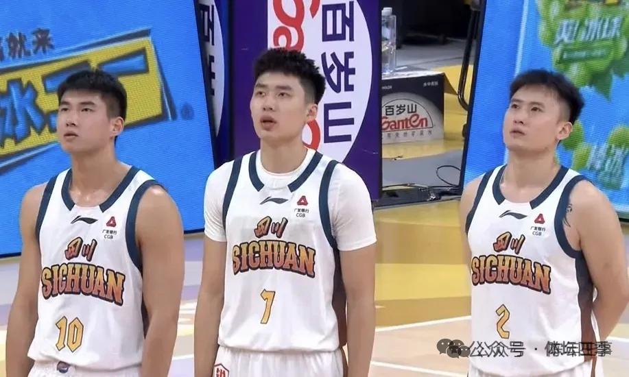 山东内线实力本就不弱，面对辽宁丝毫没有怯场，而辽宁一上来就拿出了卫冕冠军的气势，