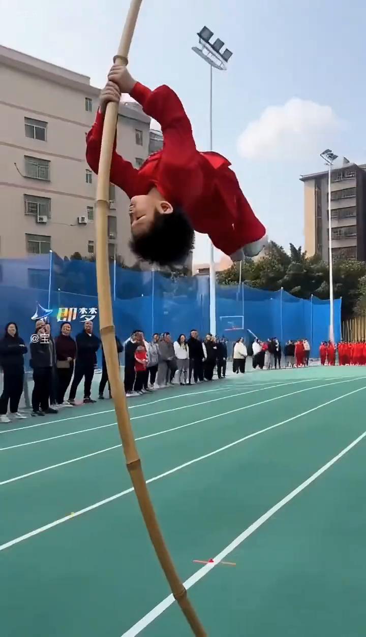 叔叔阿姨，你们觉得我厉害吗？