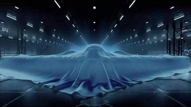 2026年，我超期待轰20和歼36亮相！最近央视、新华社都多次提及它们，军事专家