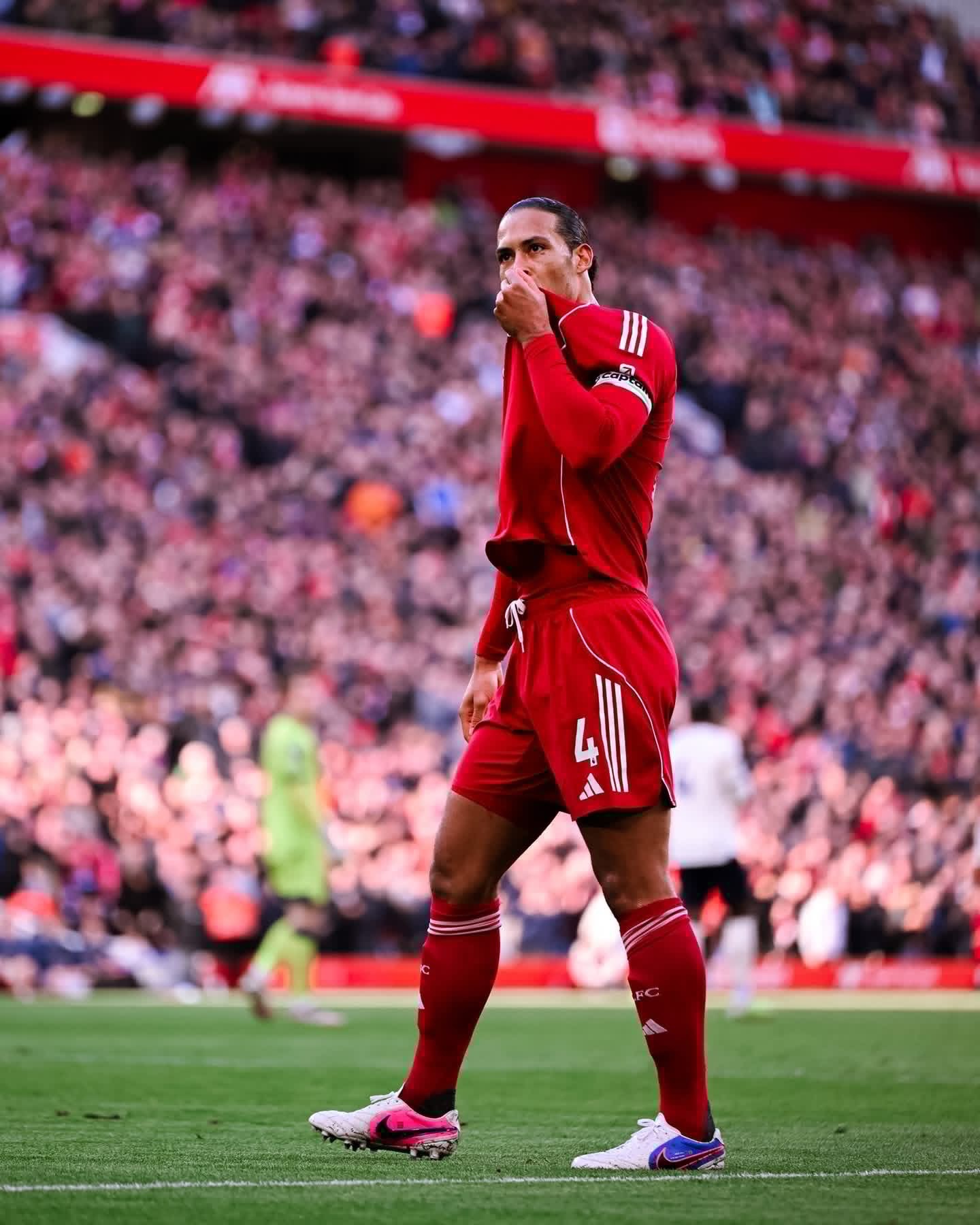 韋斯咸嘅死球防守能力認真一般，半場齋角球已經輸8-2，結果三個入波都係來自角球。