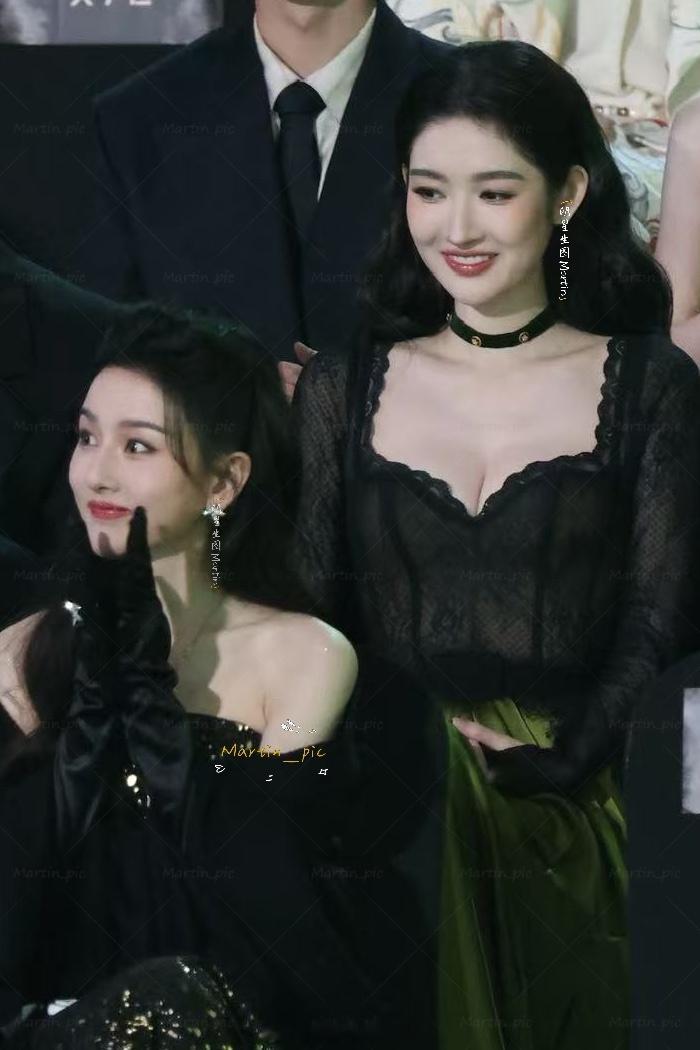 王玉雯宋祖儿 这两张脸出现在一起对我眼睛太友好啦！星光大赏宋祖儿王玉雯