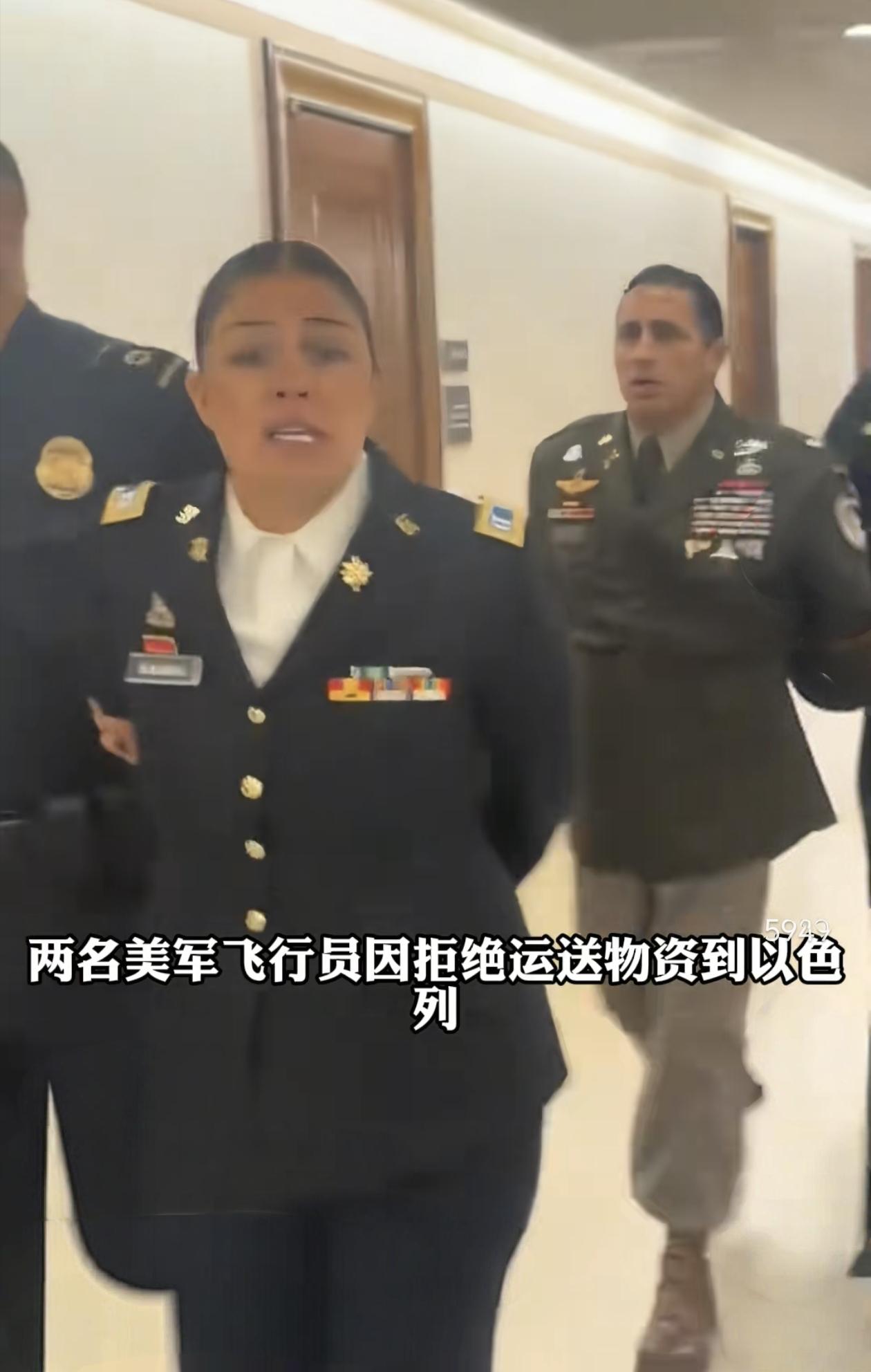 “以色列恐怖分子在强迫儿童挨饿。”
约瑟芬·吉尔博，是拥有17年军龄的情报官员。