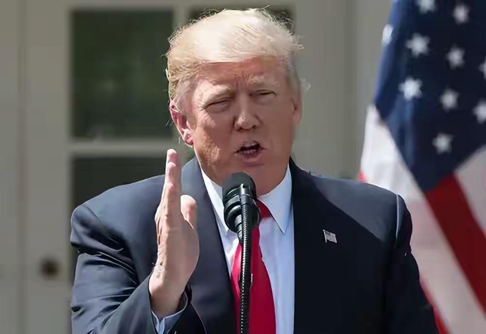 特朗普总统这是怎么了？称日本伊斯兰共和国向美国航母发射了导弹，见面还把乌克兰总统