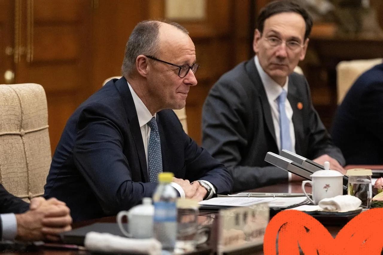 2月25日，默茨访华的第一天，就获得一笔“超级订单”，120架空客飞机，让默茨合