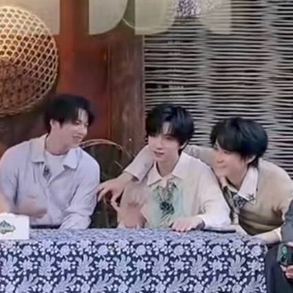 感觉奸哥滚了有两个人好幸福呀 