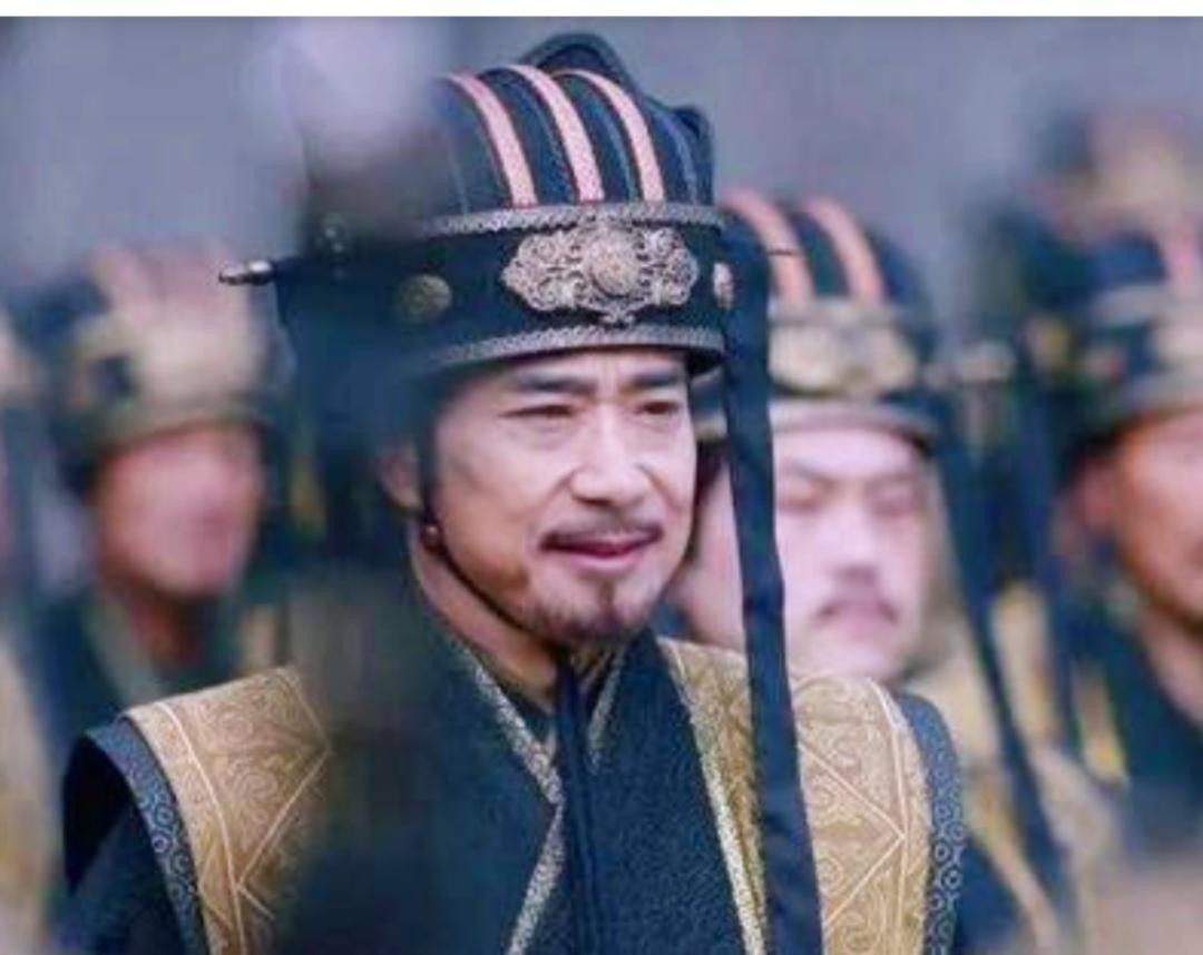 嘿，朋友们！今天咱们来聊一聊“仿周礼置六官”的趣味故事。这不仅仅是古代官制的“复