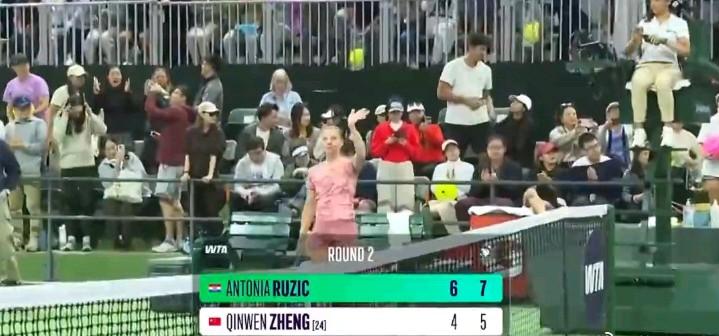 一轮游！输了也好，换帅并没带来预期效果，淘米又可以安心去拍广告了。
郑钦文4-6