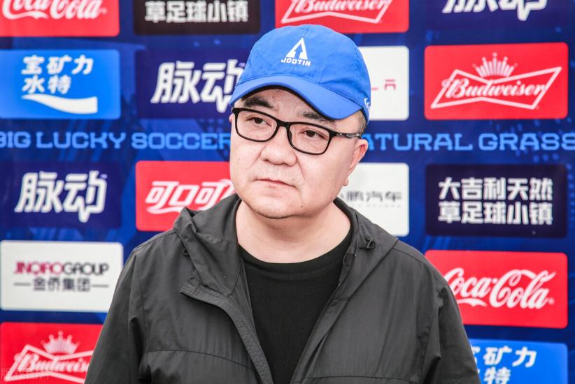 我好奇去查了一下董路的家庭，不查不知道，一查吓一跳，原来，他出身是高知家庭，父亲