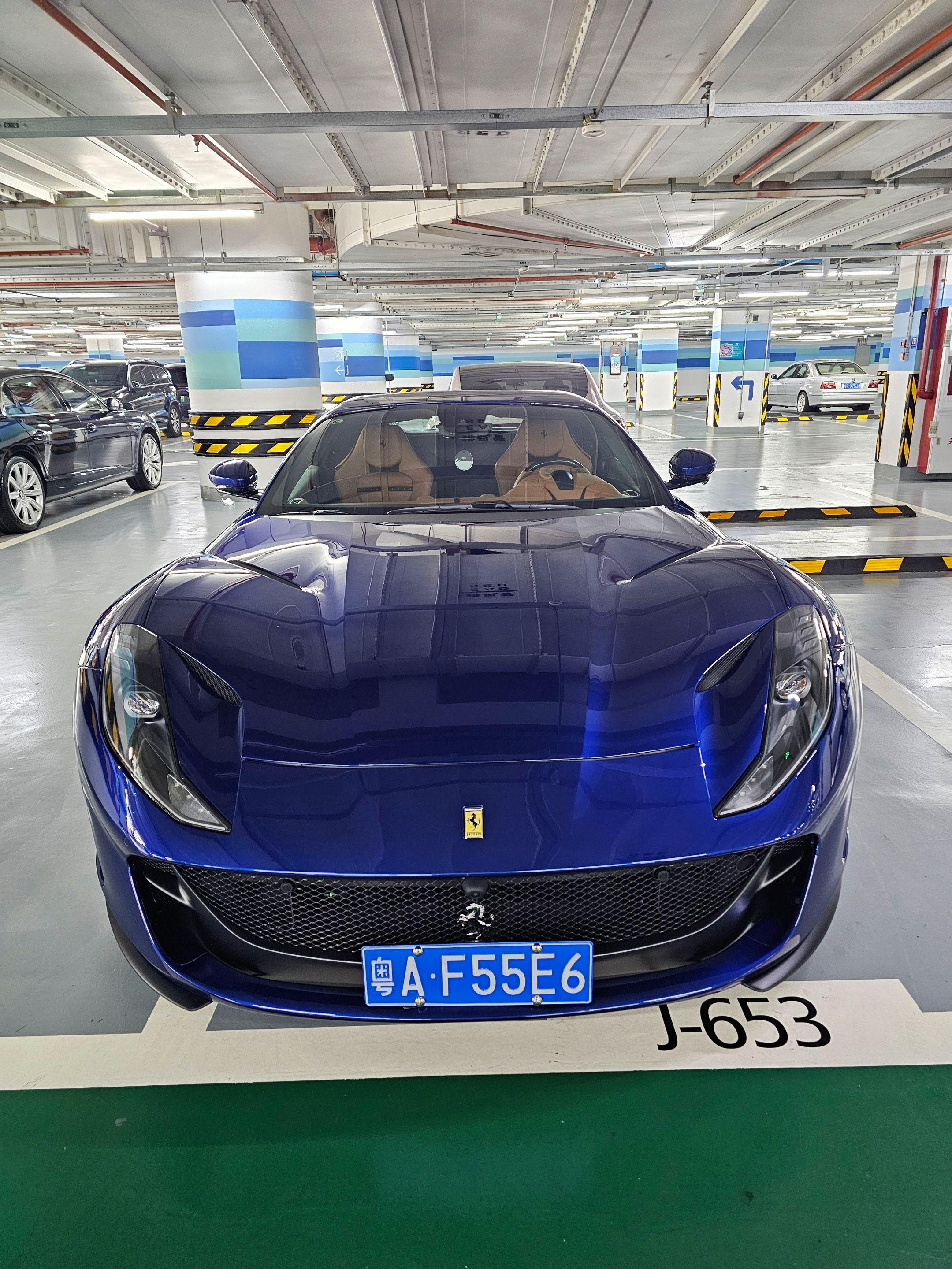 法拉利812GTS