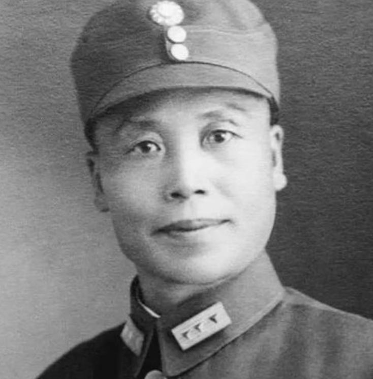 民国元老李宗仁晚年道出真相：红军万里长征能够顺利突围，半数功劳归蒋介石，几十万大