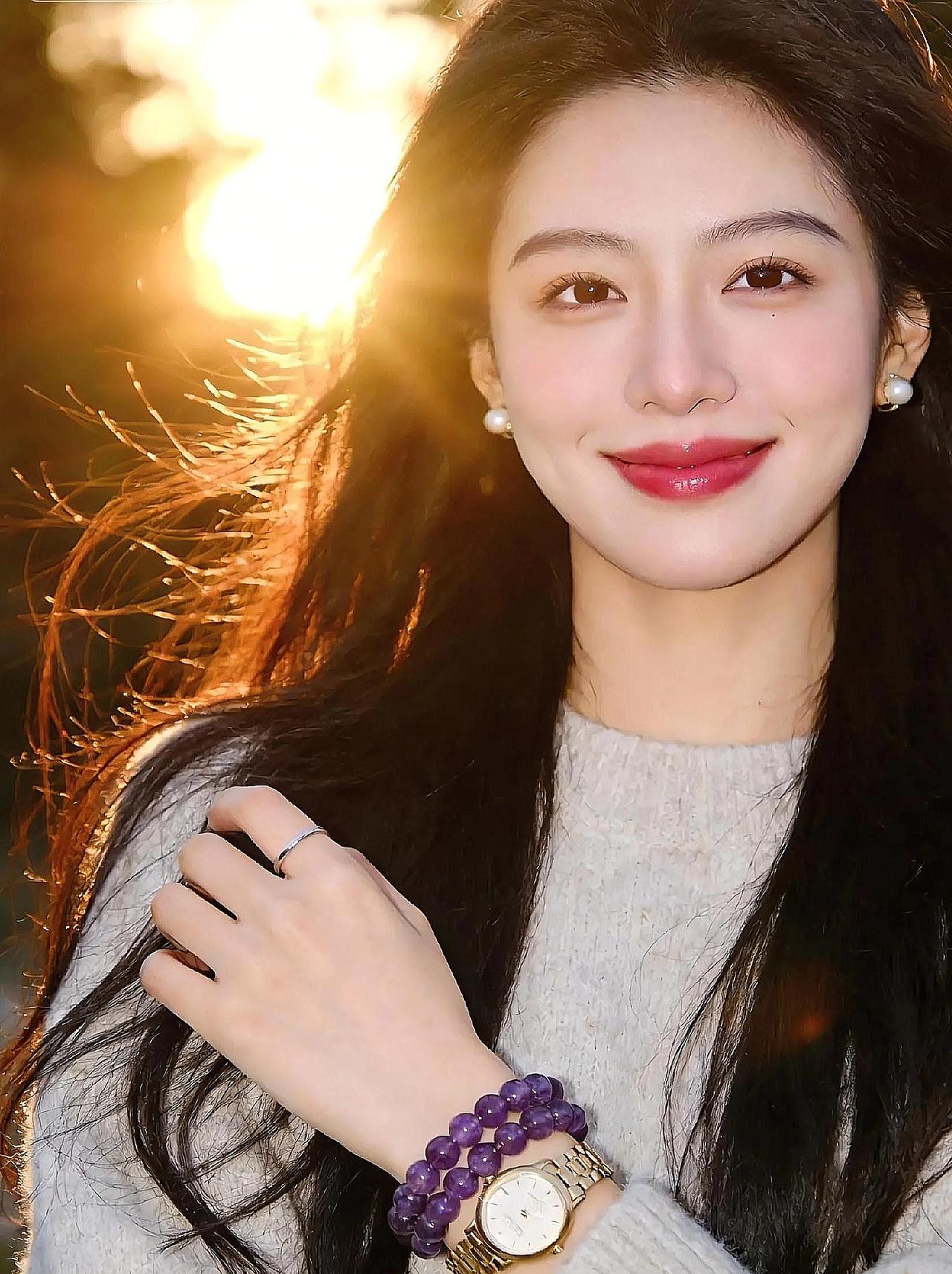 婚姻里最扎心的真相：
甜言蜜语很轻，
真心付出很重。
 
很多时候我们都会疑惑：