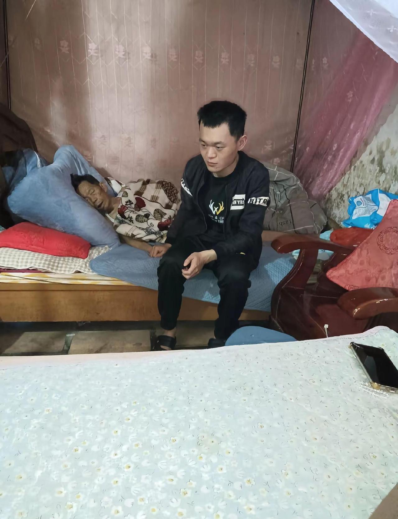 村委会证明家庭困难父亲重病俩父子残疾人陪护父亲抖音推荐热门 抖音推广