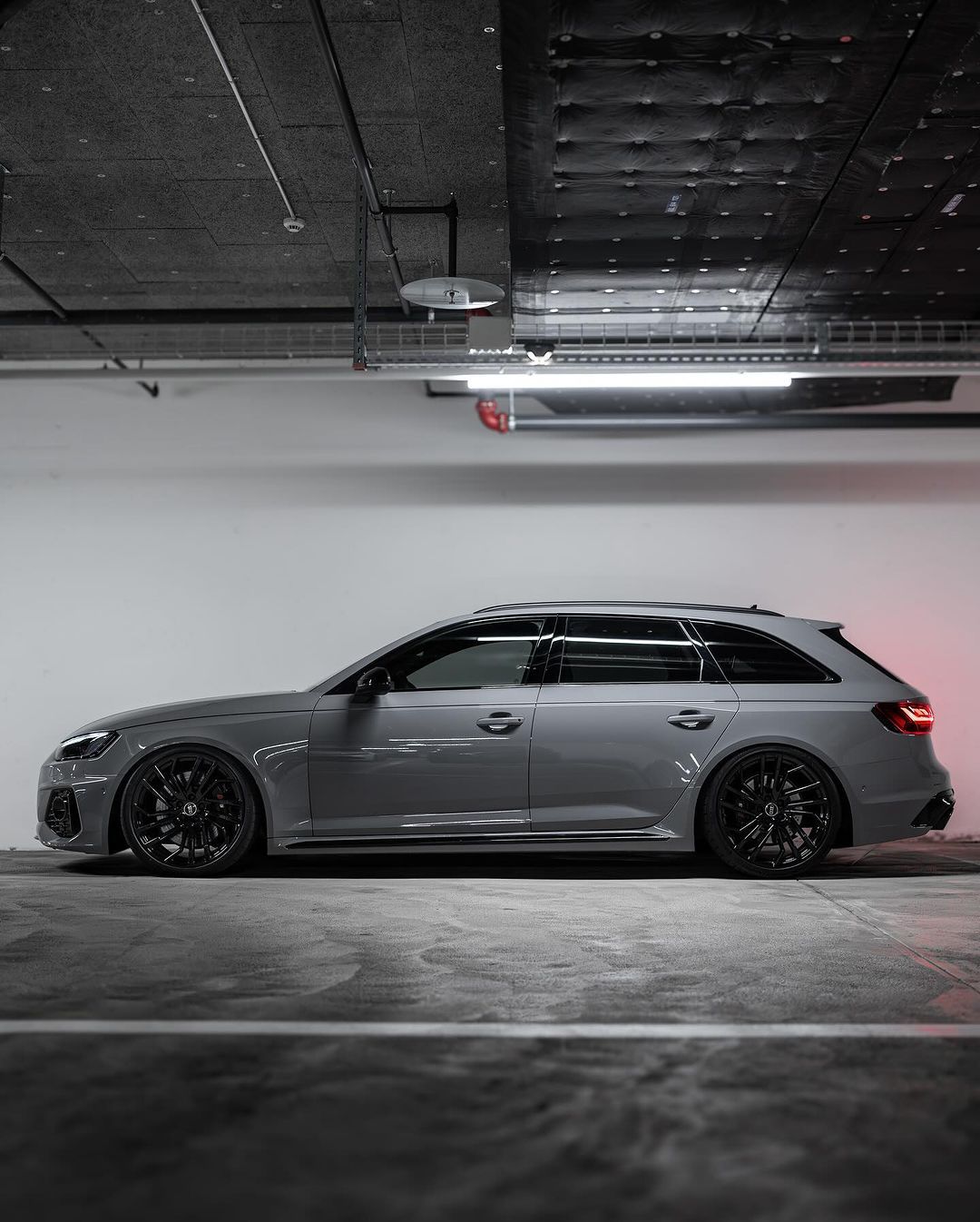 奥迪 RS4 Avant（纳多灰） ​​​