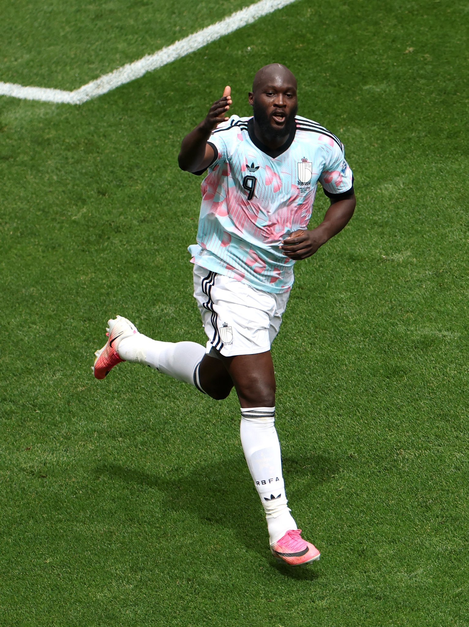 🌍🏆 今日凌晨结束的美加墨世界杯1/16决赛比赛中，比利时队上演绝地反击好戏