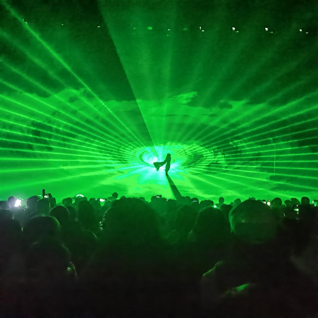 人民币破7，意味着资金回流有了可能，对股市的影响是积极的，会有一些资金流向股市，